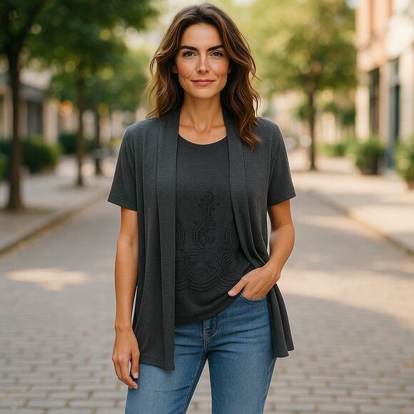 MEL & MO Women's Gray Floral Textured Faux Twinset Top - Picture 3 of 8